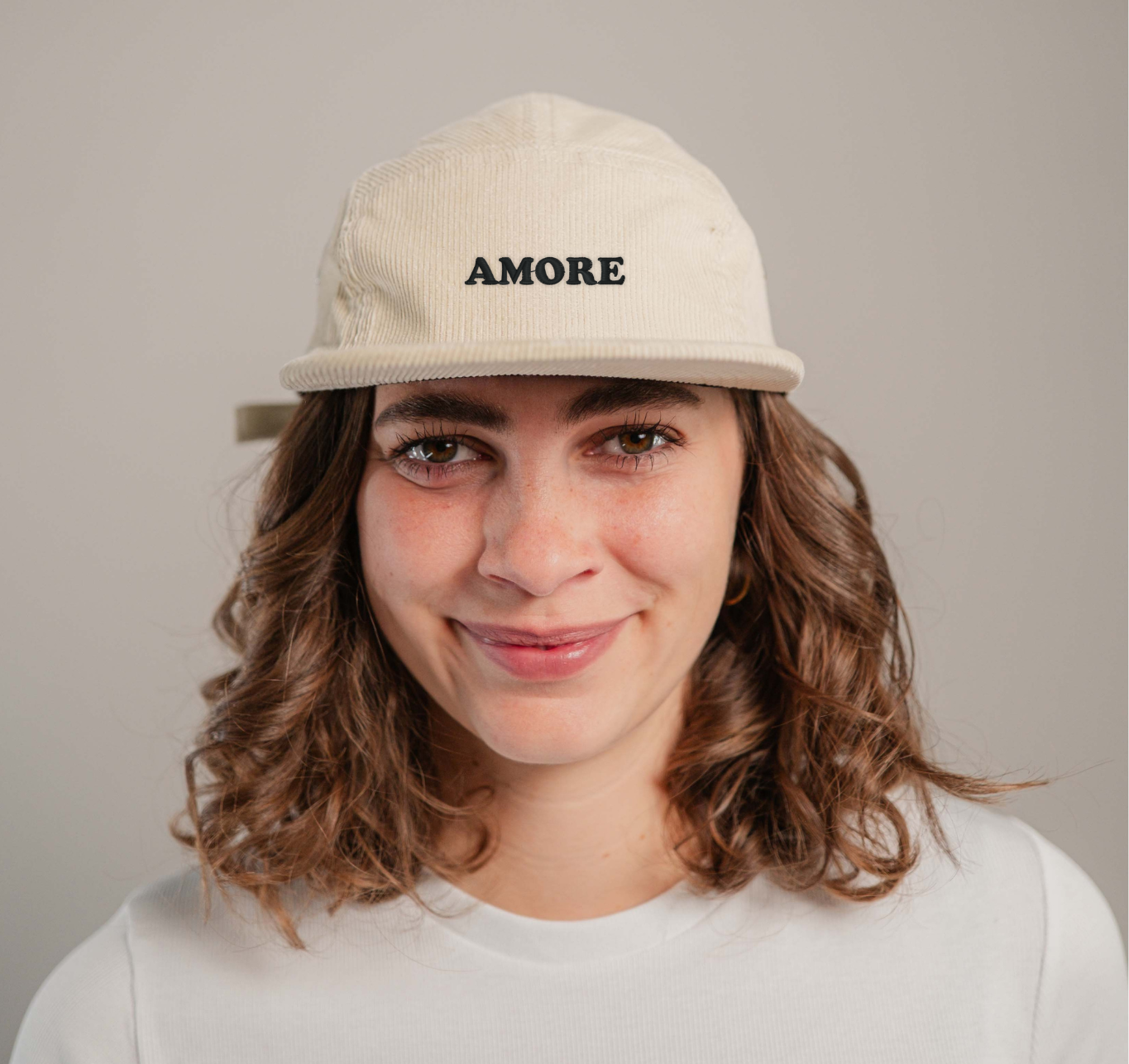 Amore | Bestickte Bio Baumwoll Cord Cap