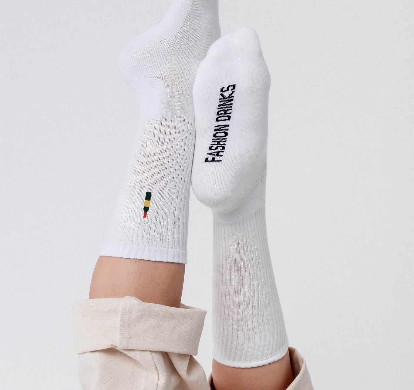Wine bottle | Embroidered organic cotton socks