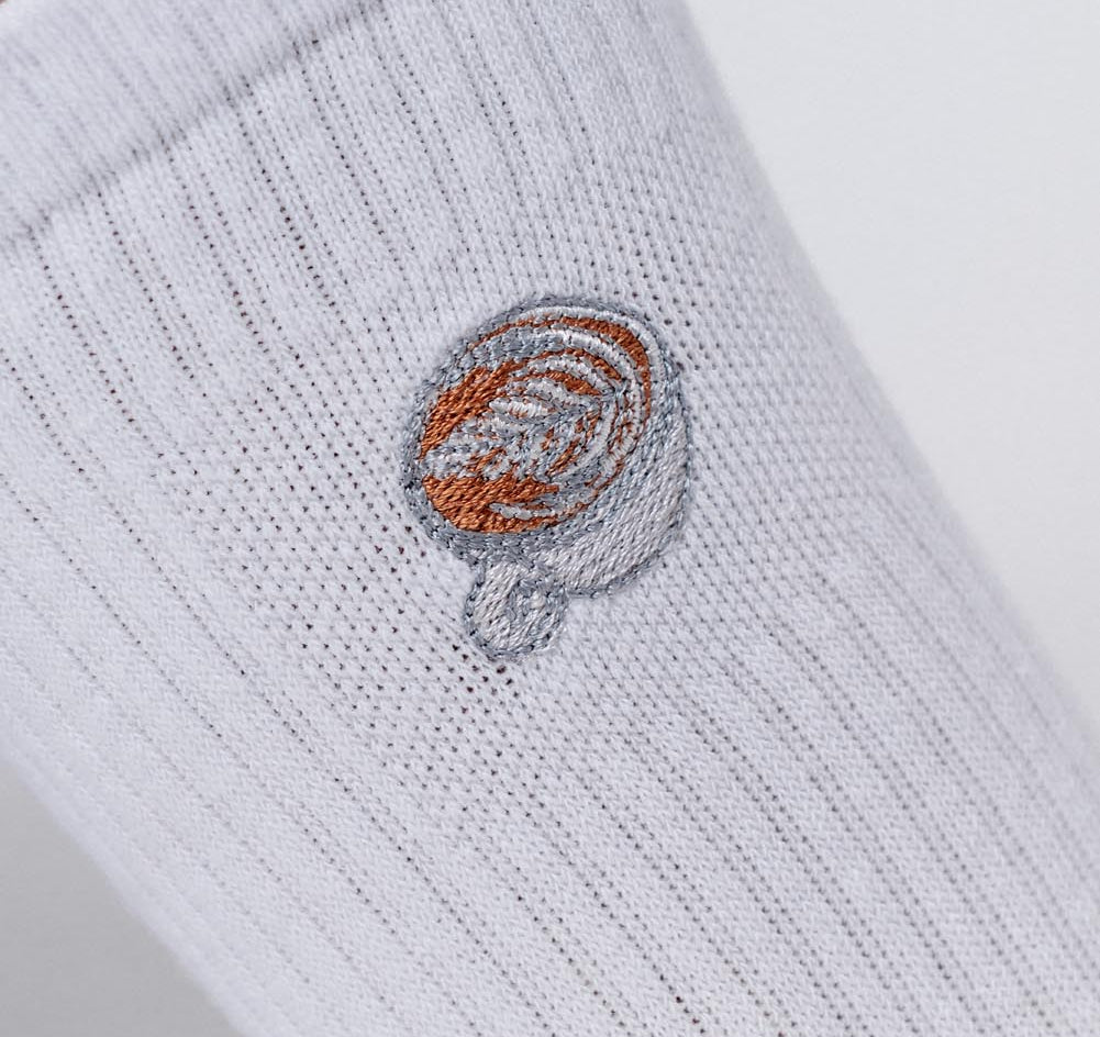 Flat White | Embroidered organic cotton socks