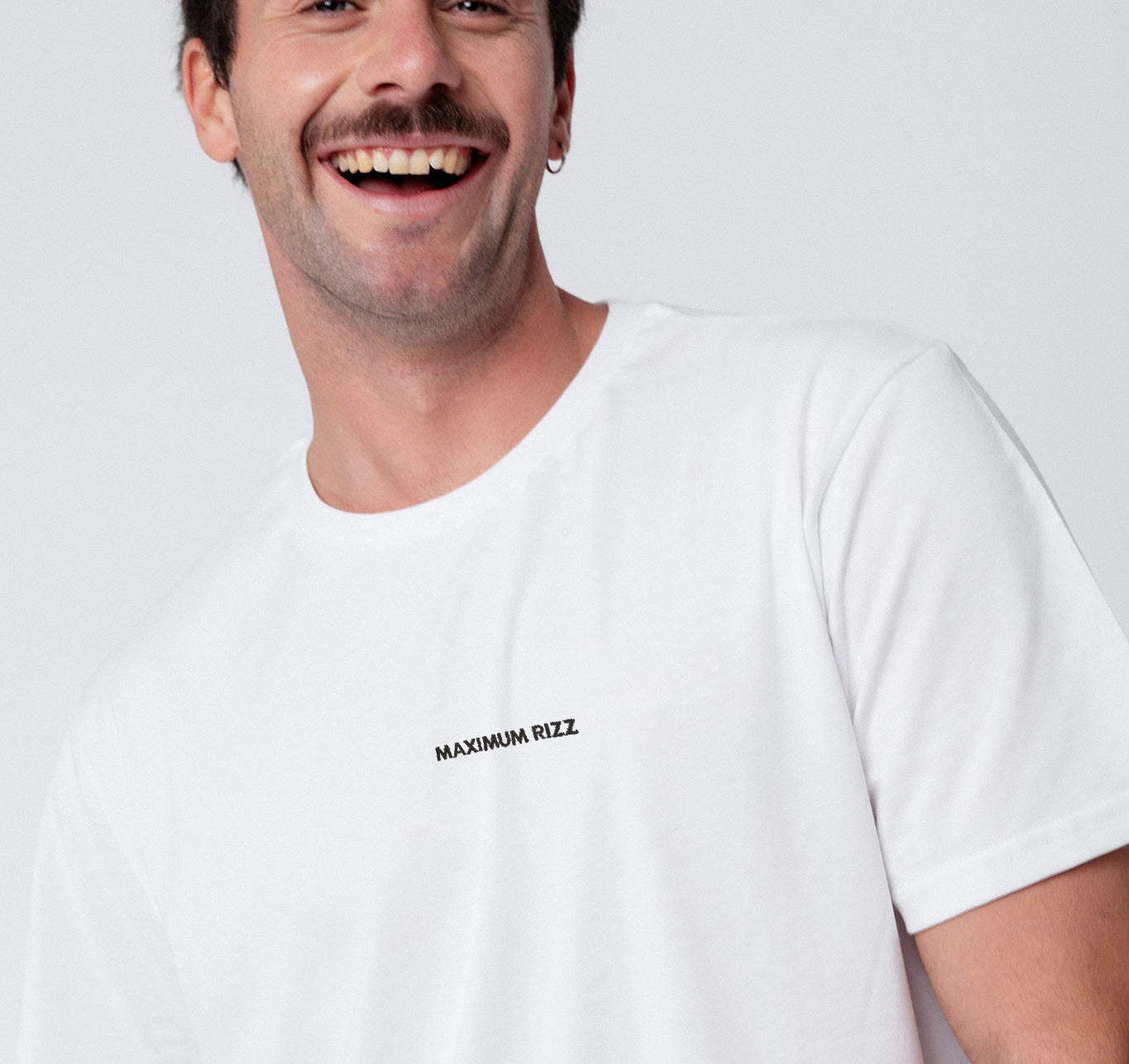 Maximum Rizz | Besticktes Unisex Bio Baumwoll T-Shirt