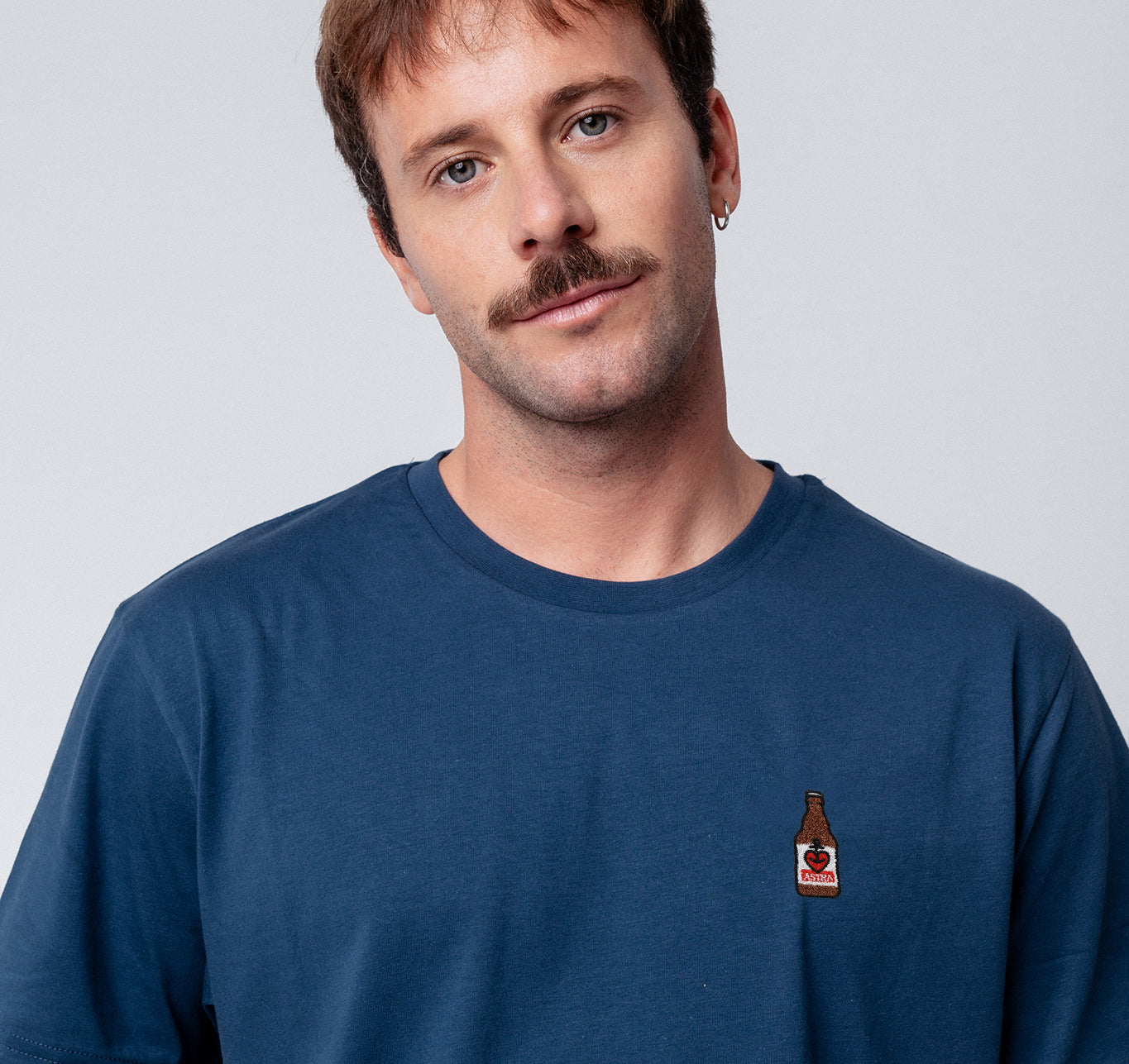 Astra | Besticktes Bio Baumwoll Unisex T-Shirt