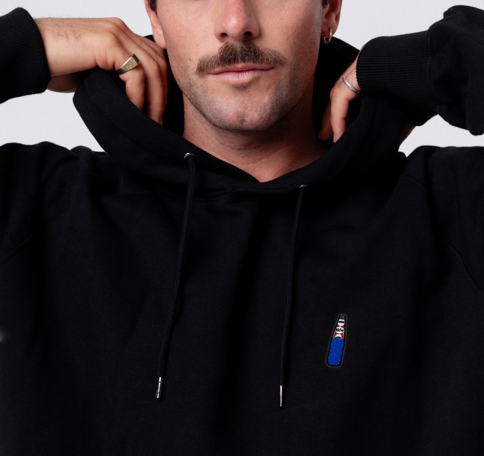 blanc 1664 |  Bestickter Bio Baumwoll Unisex Hoodie