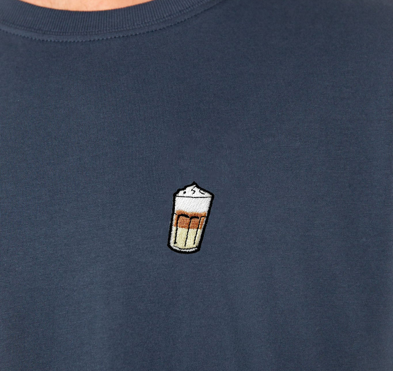 Latte Macchiato | Besticktes Bio Baumwoll Unisex T-Shirt