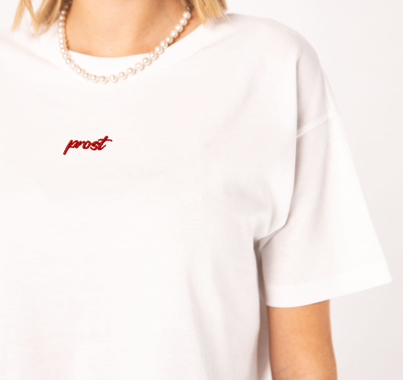 Cheers Collection | Besticktes Bio Baumwoll Cropped T-Shirt