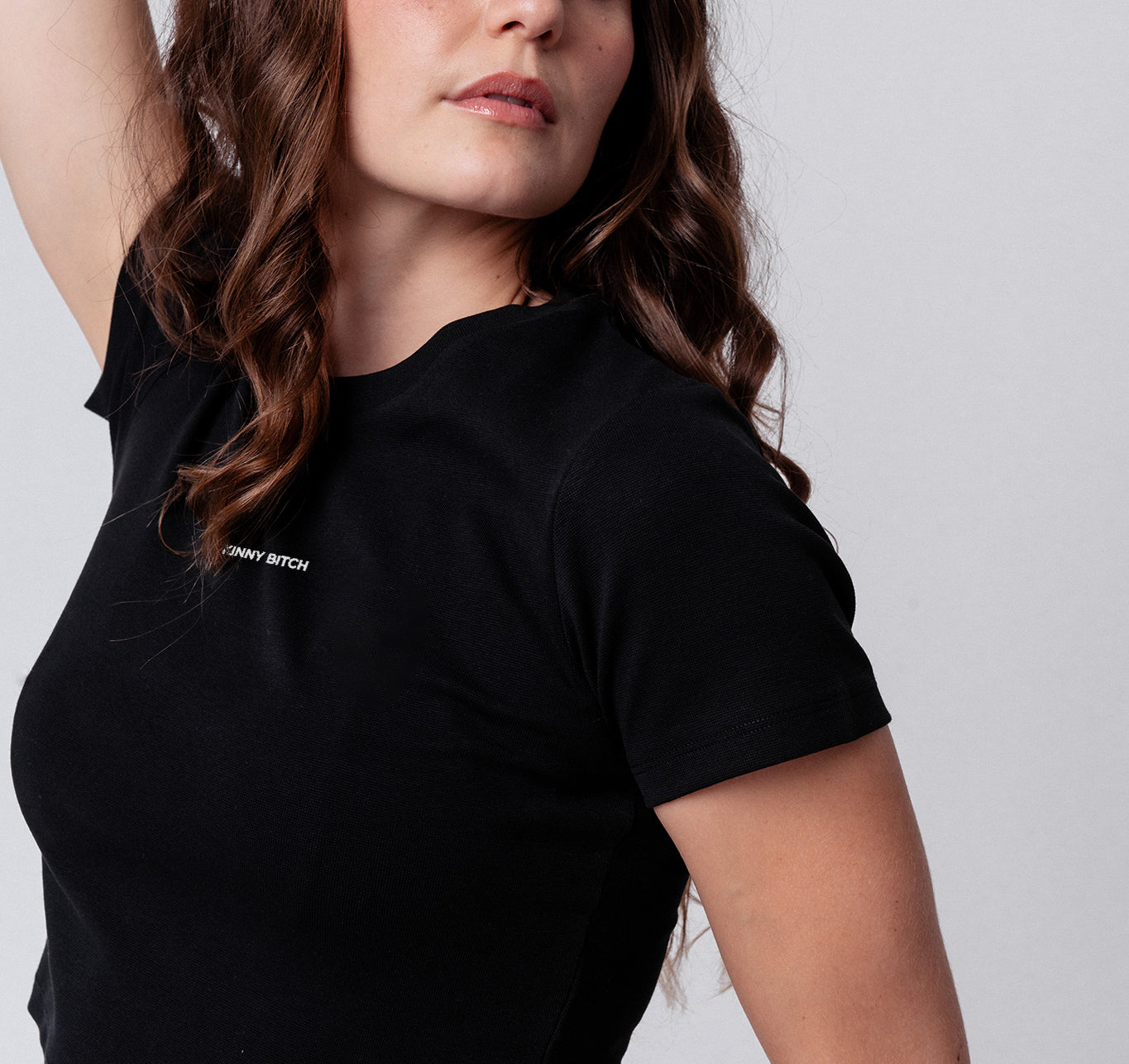 Skinny Bitch | Besticktes Bio Baumwoll Cropped T-Shirt