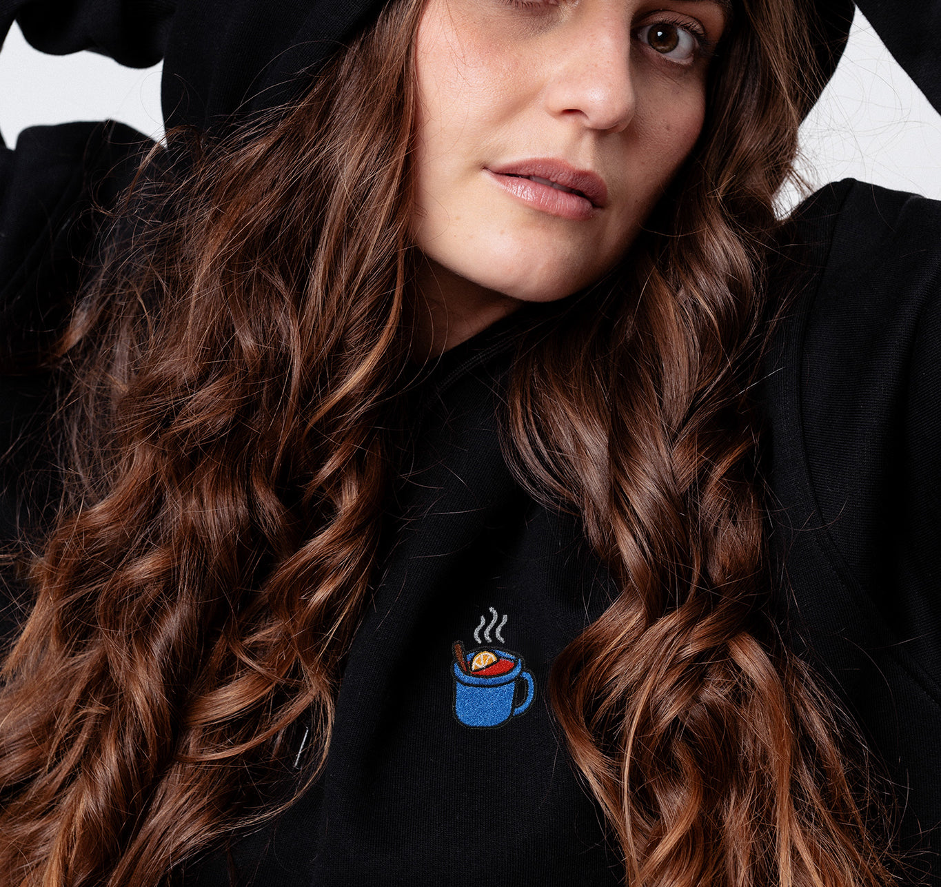 Mulled wine | Embroidered organic cotton women's hoodie