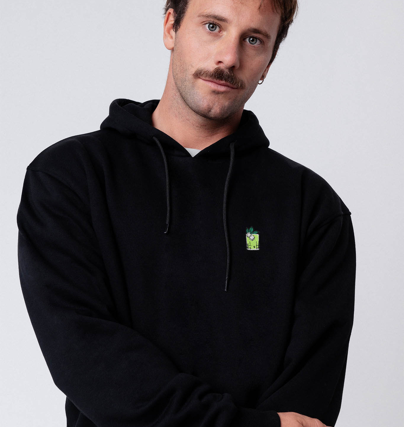 Gin Basil Smash | Bestickter Bio-Baumwoll Unisex Hoodie