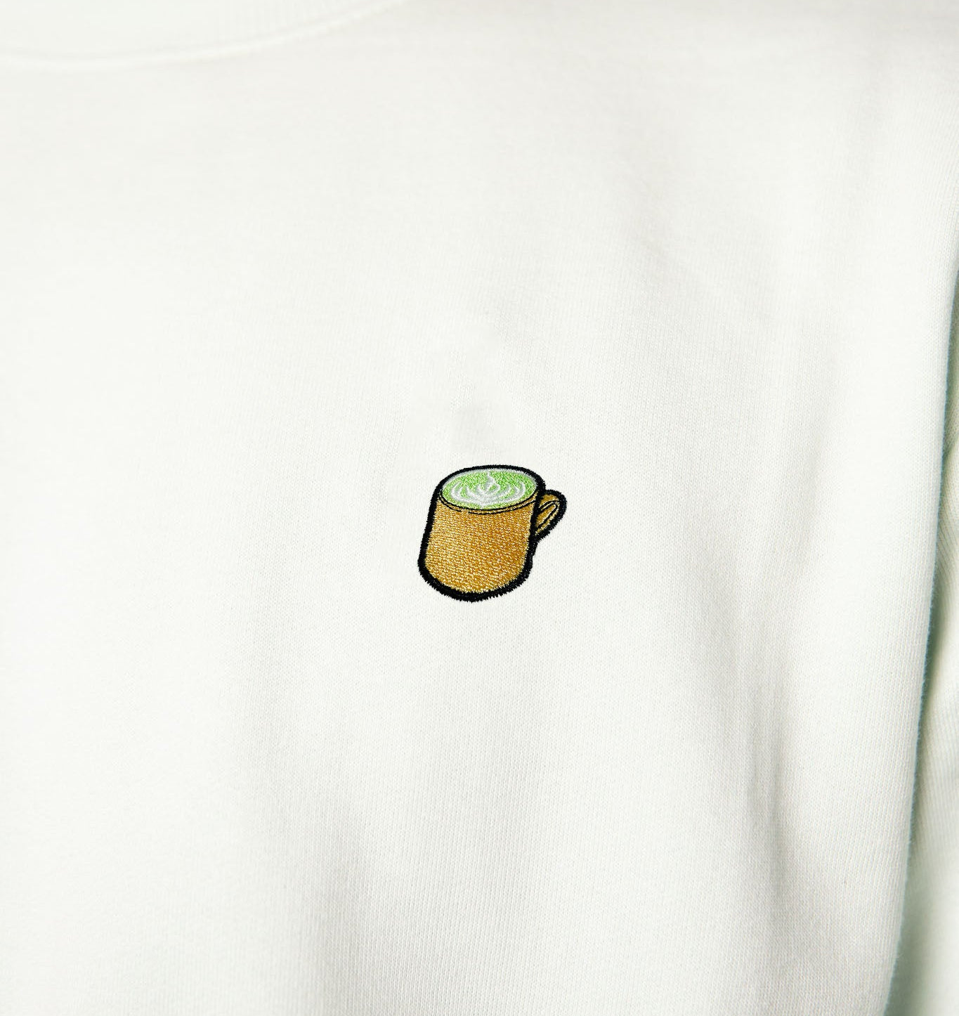 Matcha Latte | Bestickter Bio-Baumwoll Männer Pullover